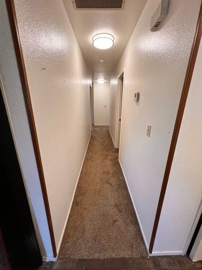 Foto del edificio - 9012 Cornwall Dr