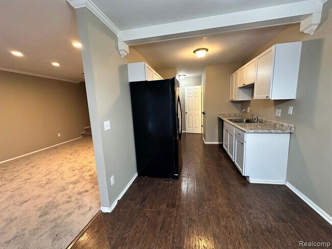 Building Photo - 39975 Crosswinds Rd
