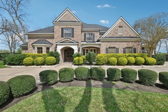 Building Photo - 2 Wilmington Ct