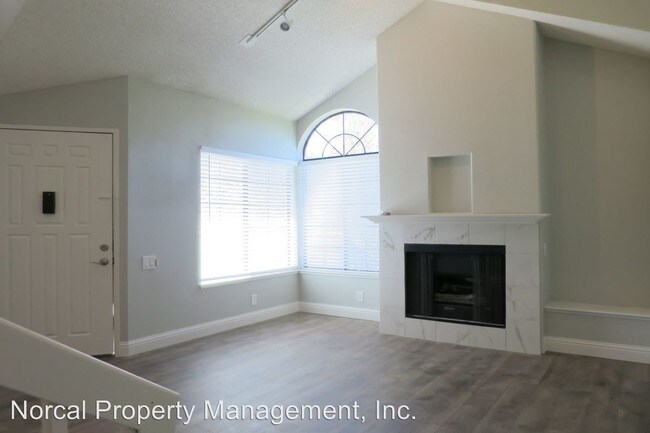 Building Photo - 2659 Yerba Cliff Ct