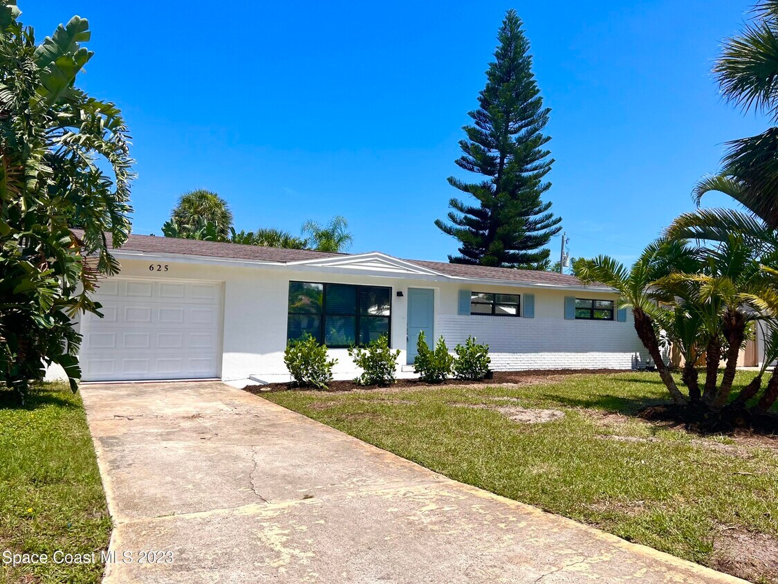 Primary Photo - 625 Verbenia Dr