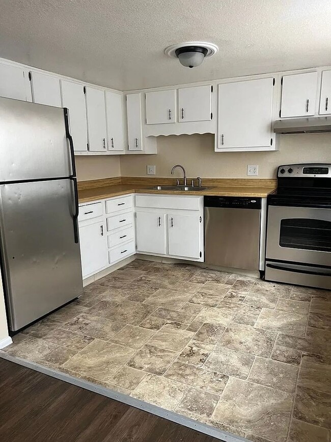 Photo - 5540 Bowden Loop Apartment