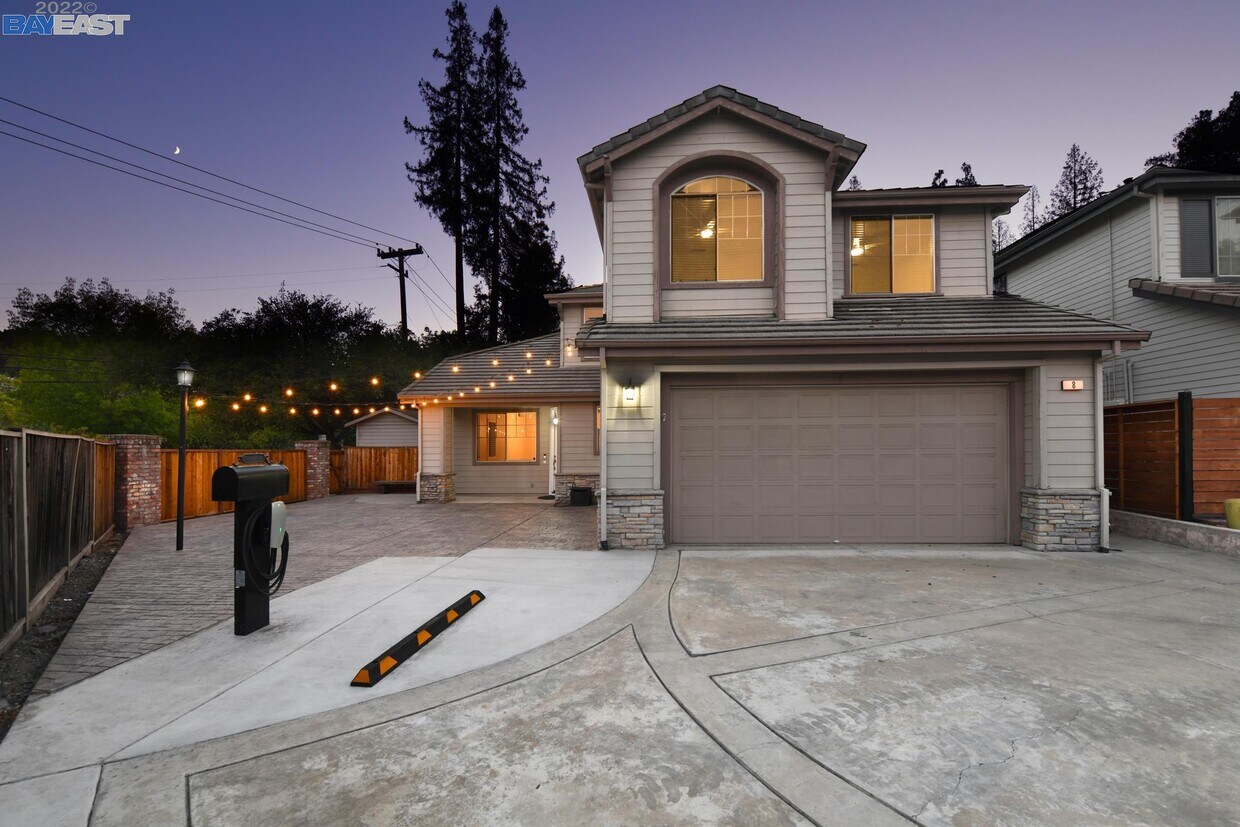 Foto principal - 8 Olde Creek Pl