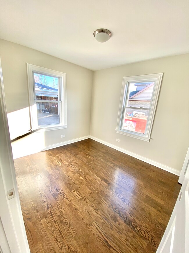 Building Photo - 537 N Kenilworth Ave