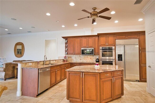 Foto del edificio - 1075 Harbour Way Pl