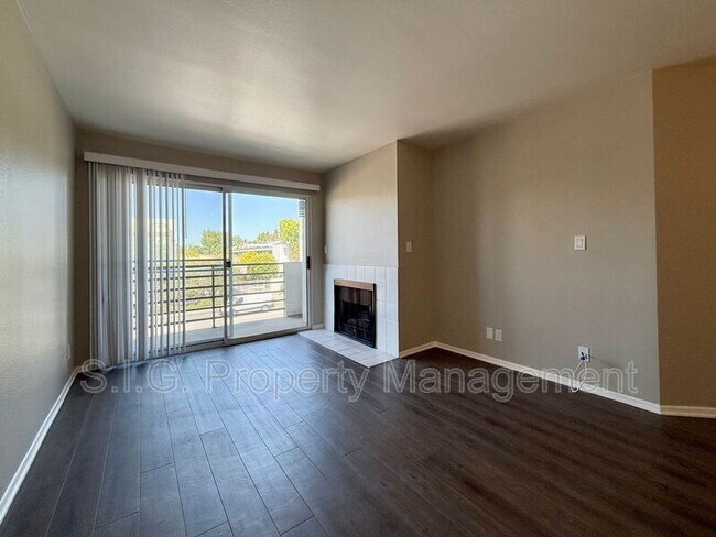 Building Photo - 4500 Laurel Canyon Blvd