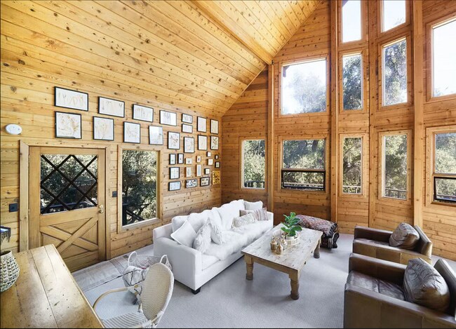 Building Photo - 1555 Greenleaf Canyon Rd