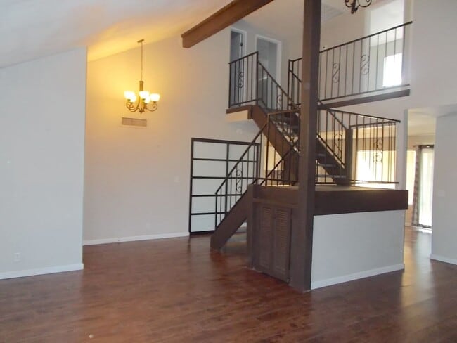 Building Photo - Spacious 4-Bedroom, 3-Bathroom Home with O...