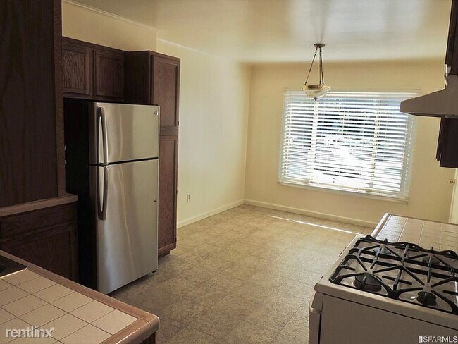Building Photo - 3 br, 2 bath House - 160 De Long St