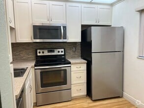 Building Photo - 9311 Orange Grove Dr