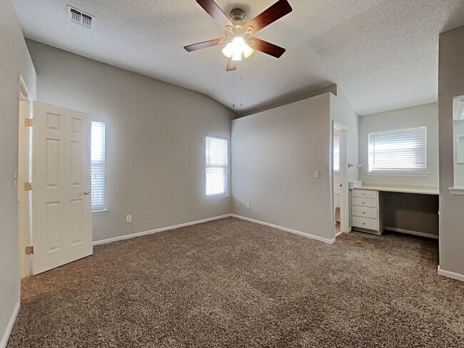 Foto del edificio - 8516 Iron Mill Ct