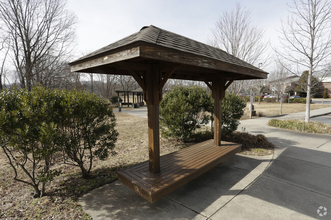 Building Photo - Overlook Apartments