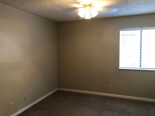 Foto del edificio - 1 Bedroom & 1  Bathroom Condo