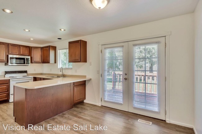 Building Photo - 4 br, 2 bath House - 6180 S Country Hills Dr