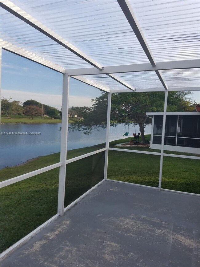 Foto del edificio - 611 NW 208th Cir