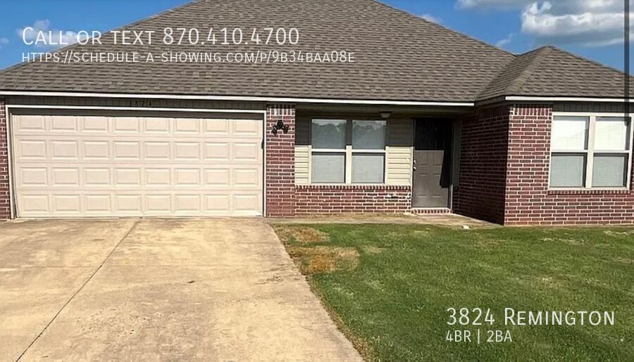 Primary Photo - Spacious 4 bed, 2 bath home - fenced back ...