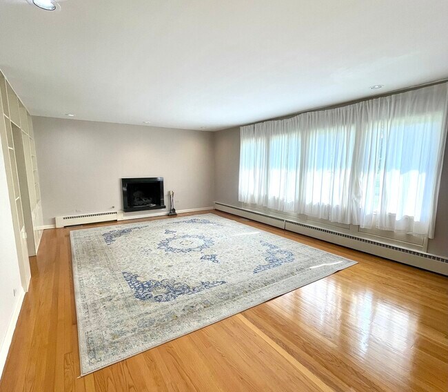 Foto del edificio - 1336 Hillside Dr