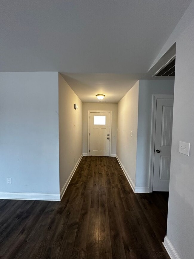 Building Photo - 102 Quail Hollow Drive, Goldsboro, NC 27534