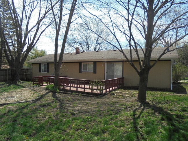 Building Photo - 66 Barrow Dr