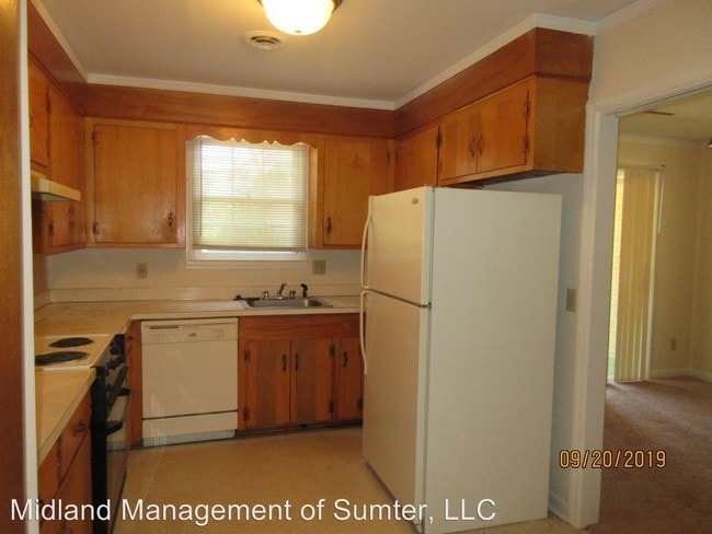 Building Photo - 111-11 Highland Ave