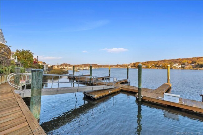 Foto del edificio - 229 Front St