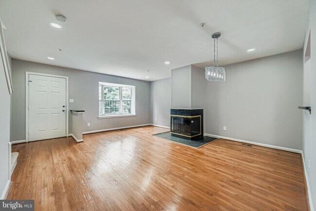 Foto del edificio - 493 Ashton Ln