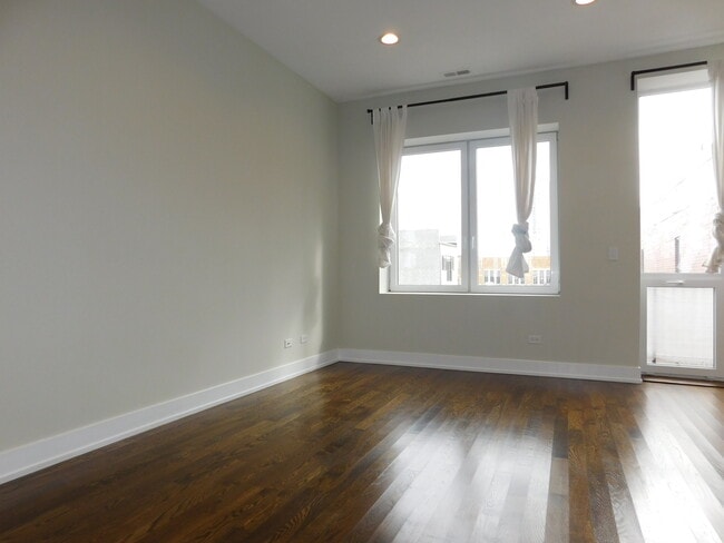 Building Photo - 5139 N Broadway