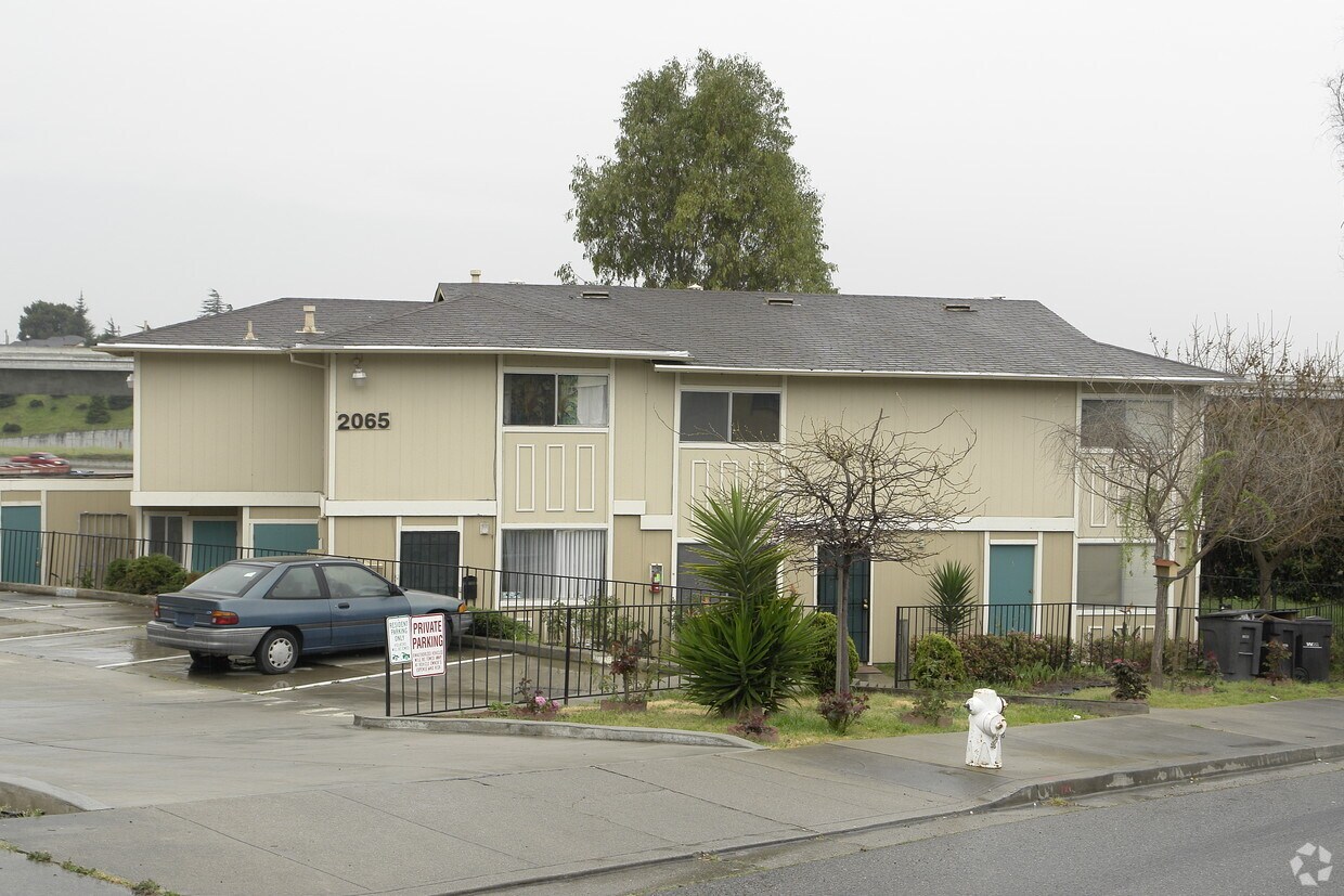Foto principal - 2065-2077 Regent Way
