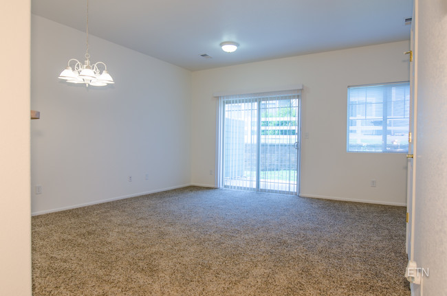 Building Photo - 2816 Arbor Dr
