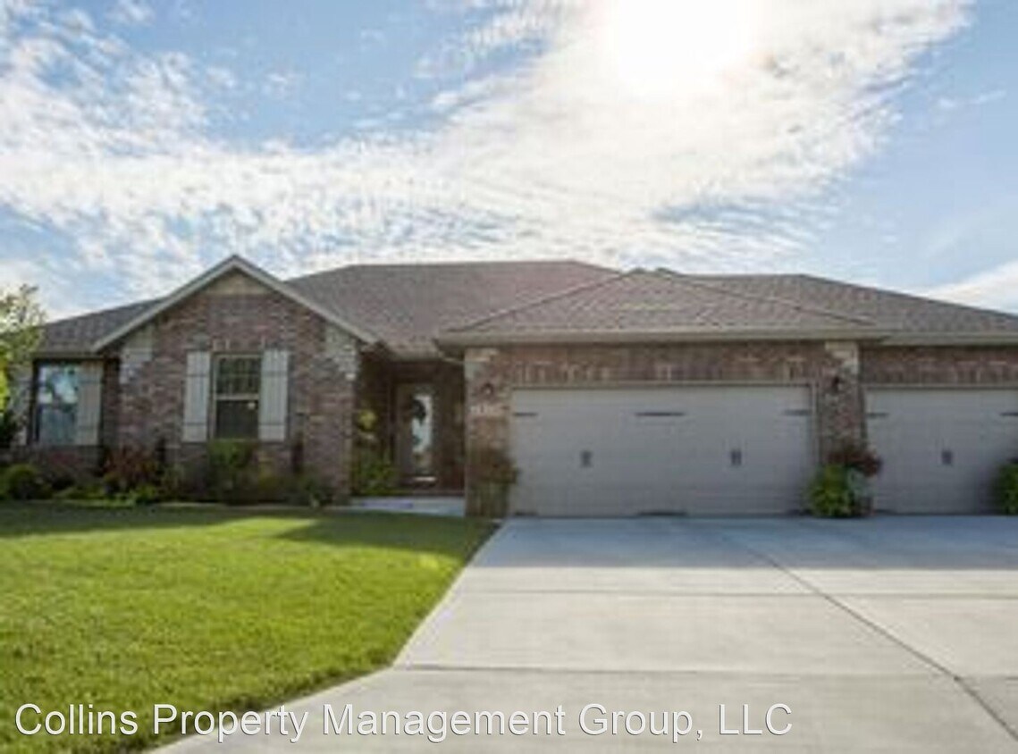 5 br, 4 bath House 1930 N Pavilion PL House Rental in Strafford, MO