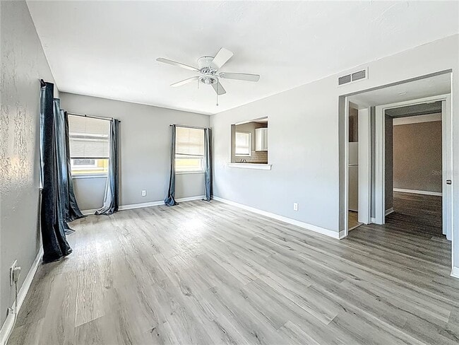 Foto del edificio - 107 154th Ave