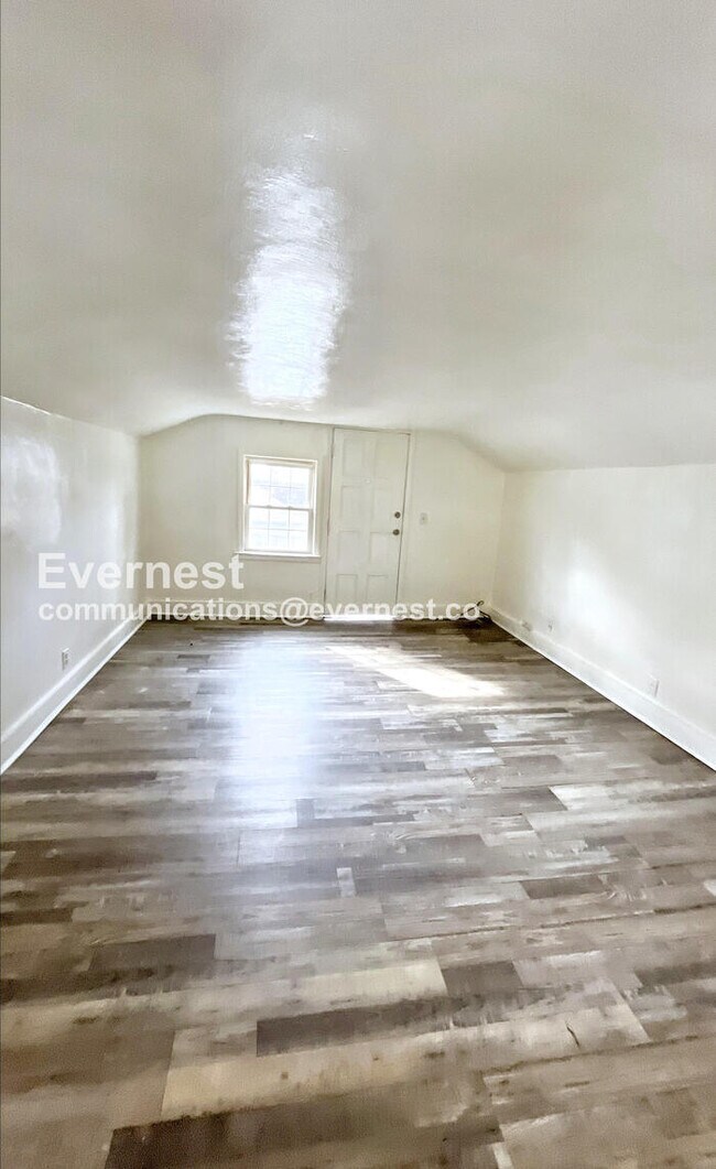 Foto del edificio - 413 N Moore Rd