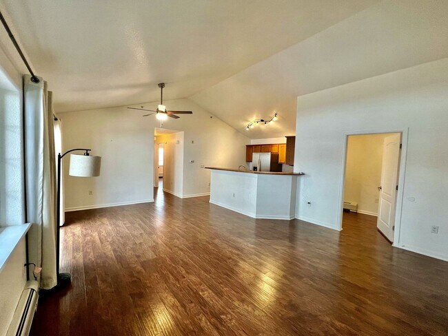 Foto del edificio - Three Bedroom Condo on the River