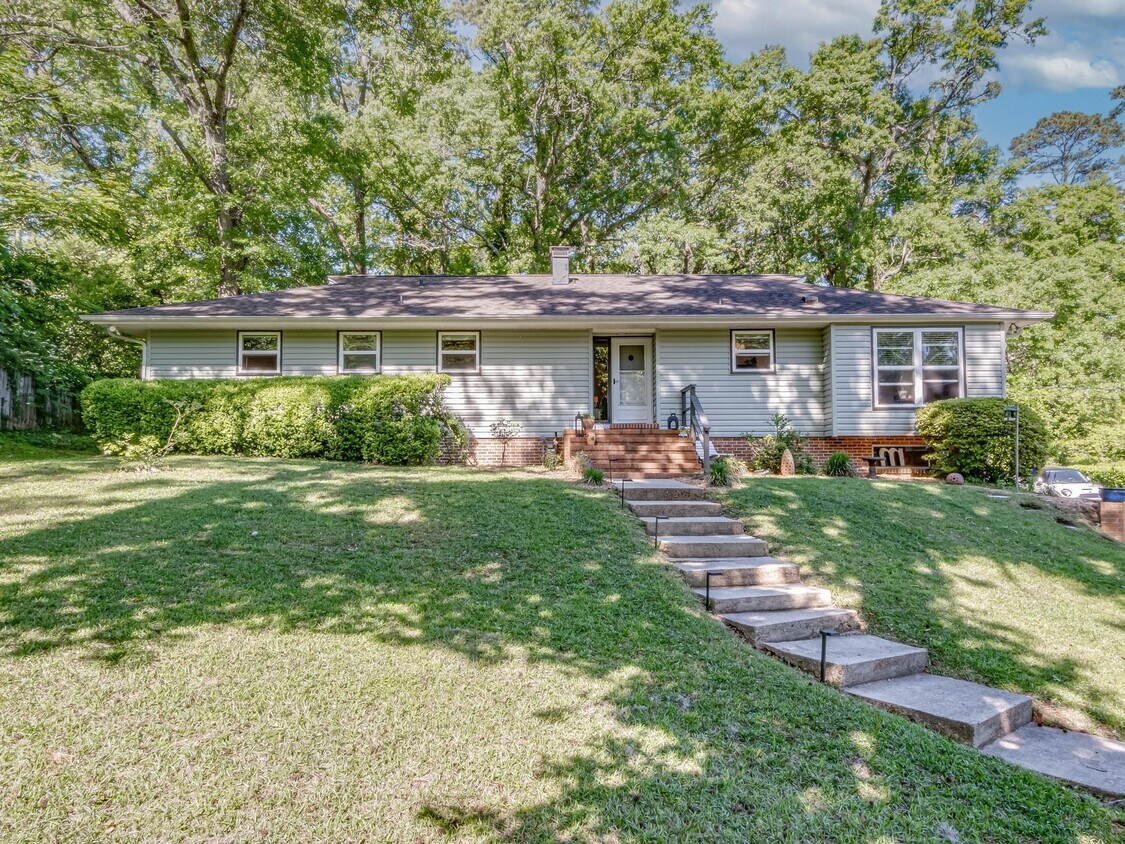 Foto principal - 3212 Springdale Dr
