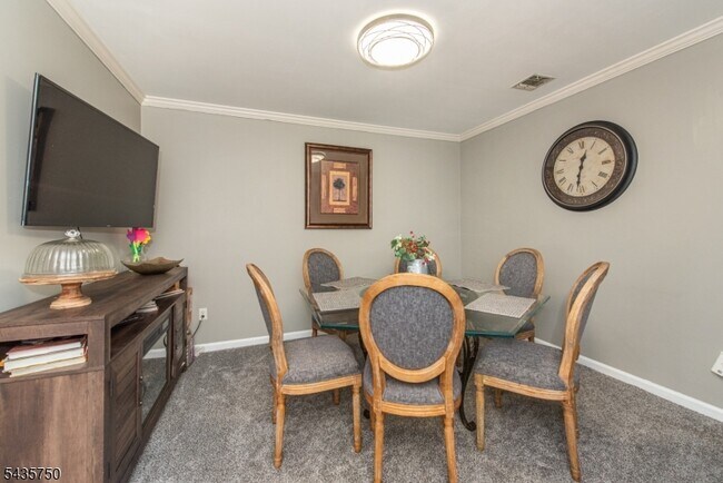 Foto del edificio - 127 Falcon Ridge Way N