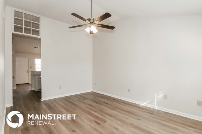 Building Photo - 5677 Kaitlyn Dr W