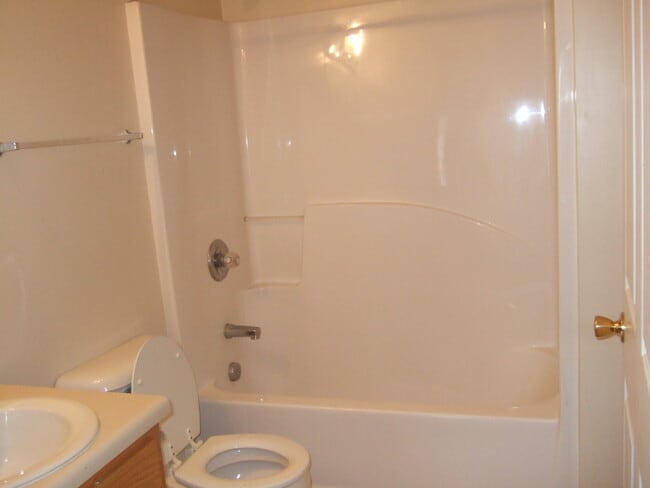 Building Photo - 6 Wilma Dr NW