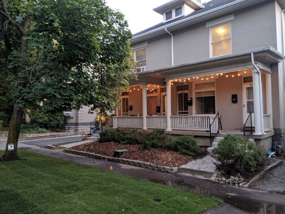 Foto principal - 420 E 1st Ave