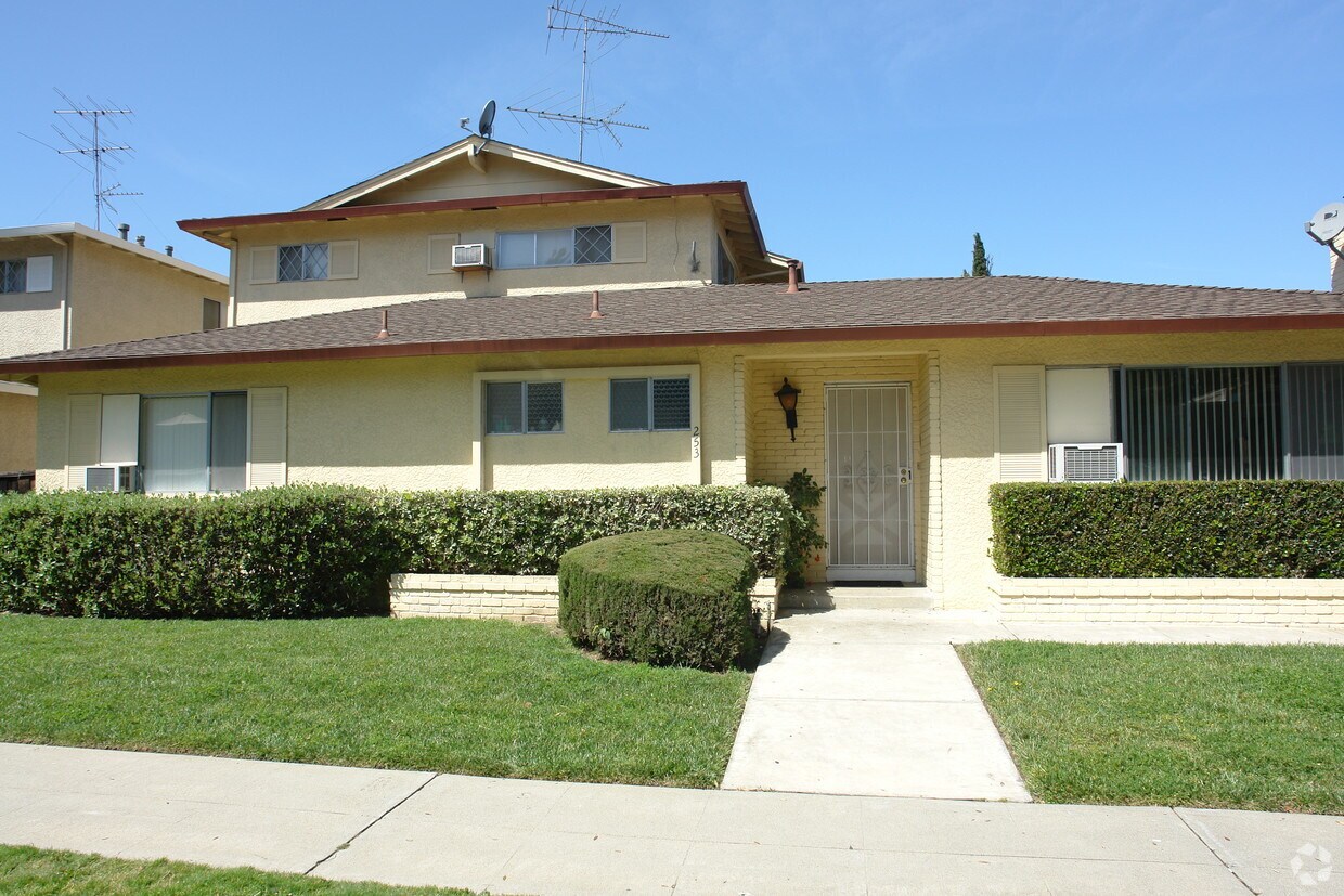 Building Photo - 253 Auburn Way
