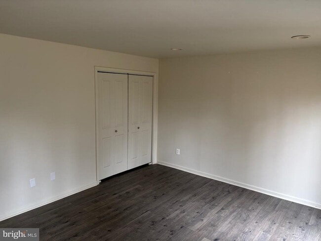 Building Photo - 610 Pendleton Ln