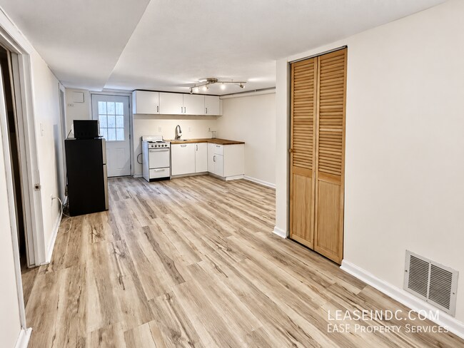 Foto del edificio - 172 Bryant St NW