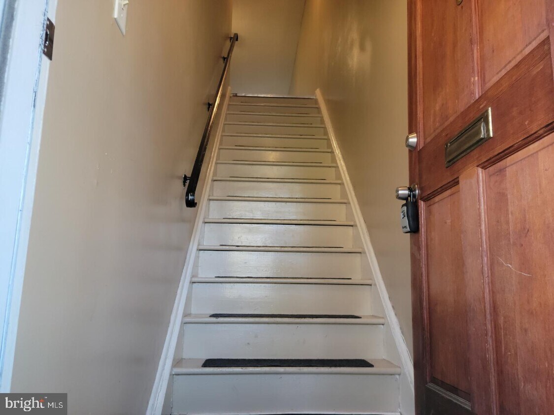 Primary Photo - 208 Garnet Dr