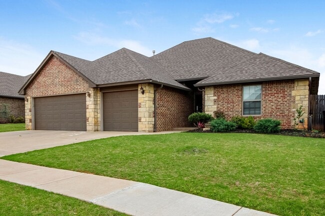 Perfect 4 bed, 2 bath, 3 car in The Grove/Deer Creek - Perfect 4 bed, 2 bath, 3 car in The Grove/Deer Creek House