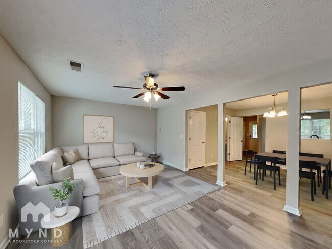 Foto del edificio - 2696 Creek Mill Ln