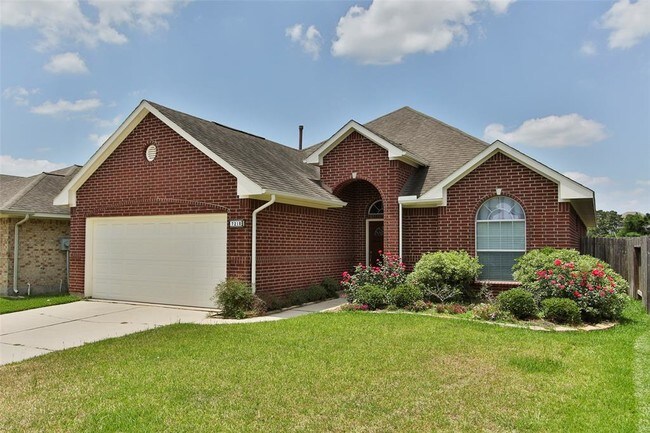 Building Photo - 7218 Lyndhurst Village Ln