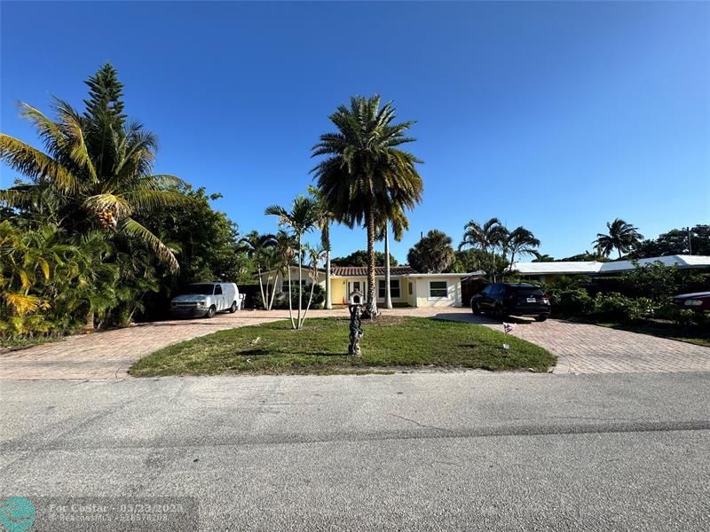 Foto del edificio - 2600 NE 22nd St
