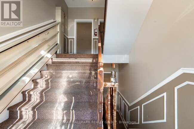 Building Photo - 70 Briargate Private