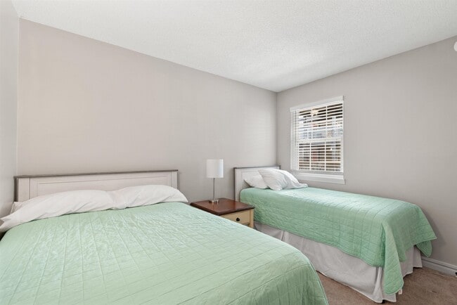 Building Photo - 1500 Cenith Dr