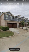 Building Photo - 2220 Stoneleigh Pl