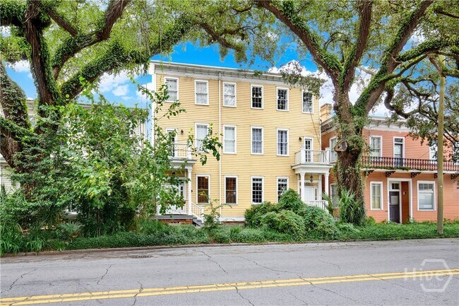 Foto del edificio - 523 E Broad St